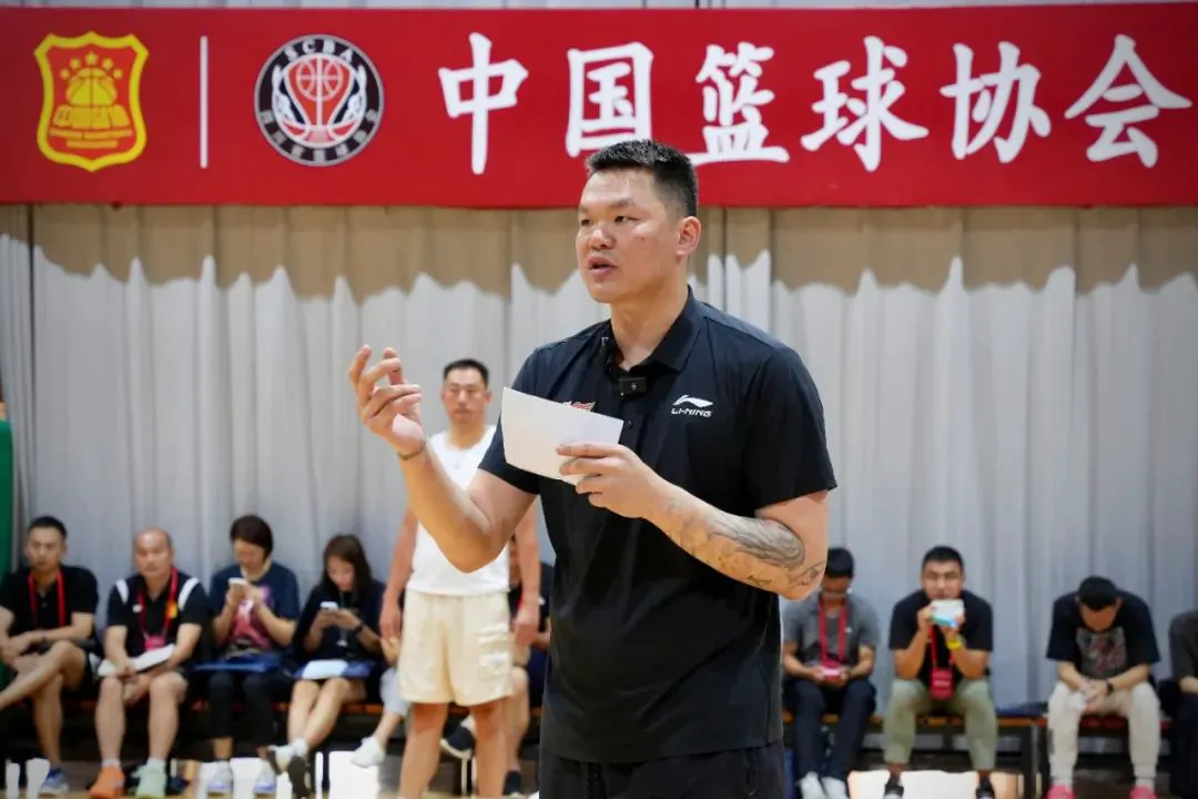 如何通过比赛提升篮球技能_0